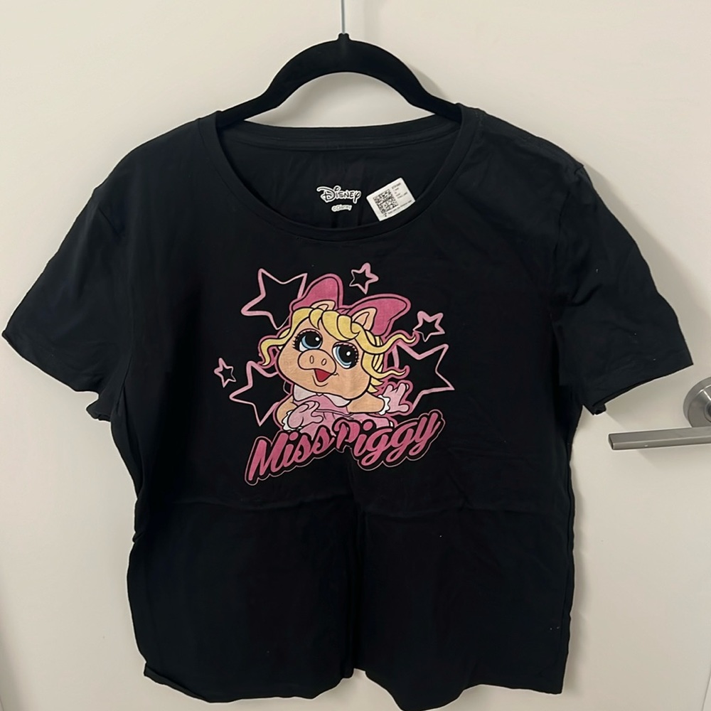 Disney Miss Piggy Black & Pink Graphic Tee